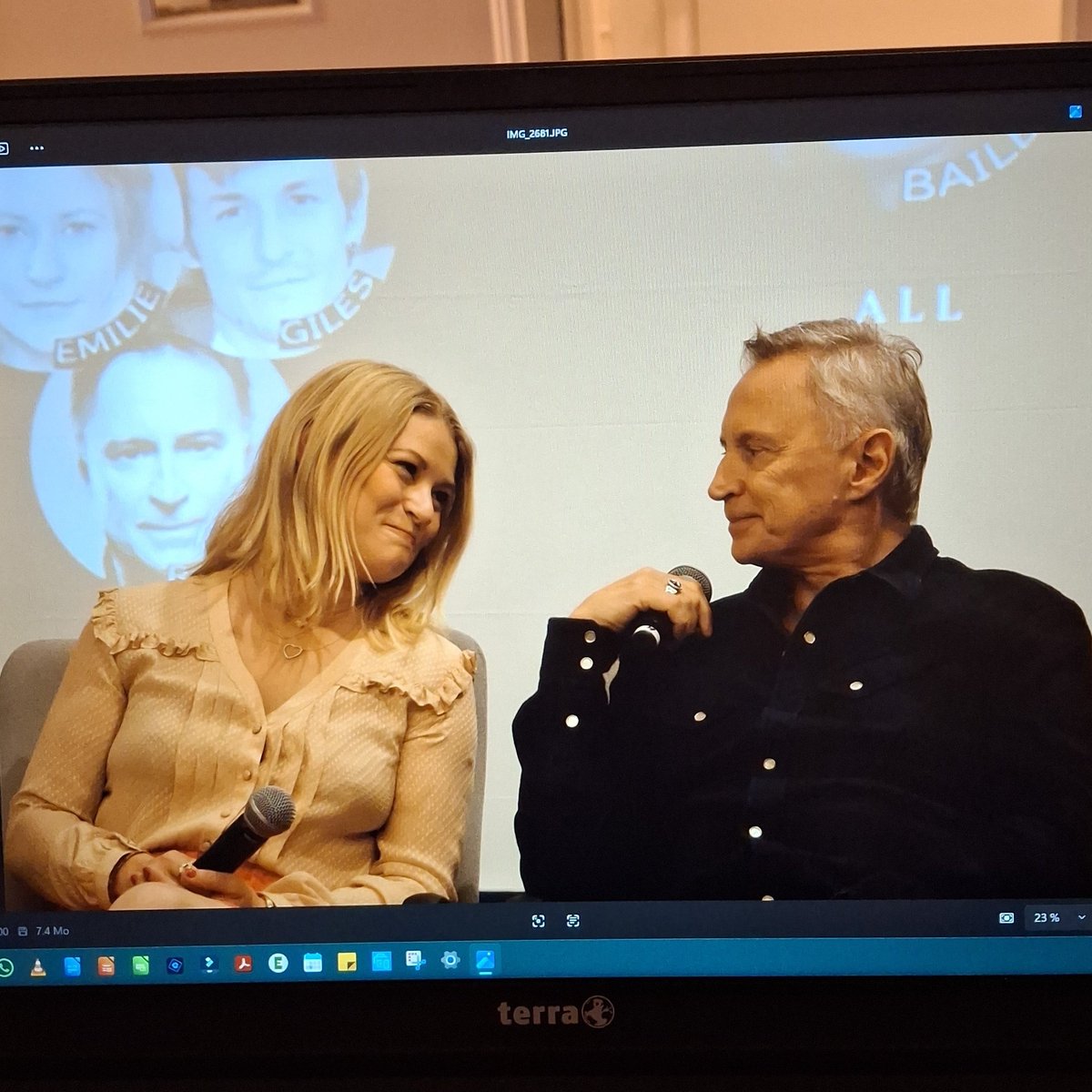 Julie Henry-Poutrel tweet media