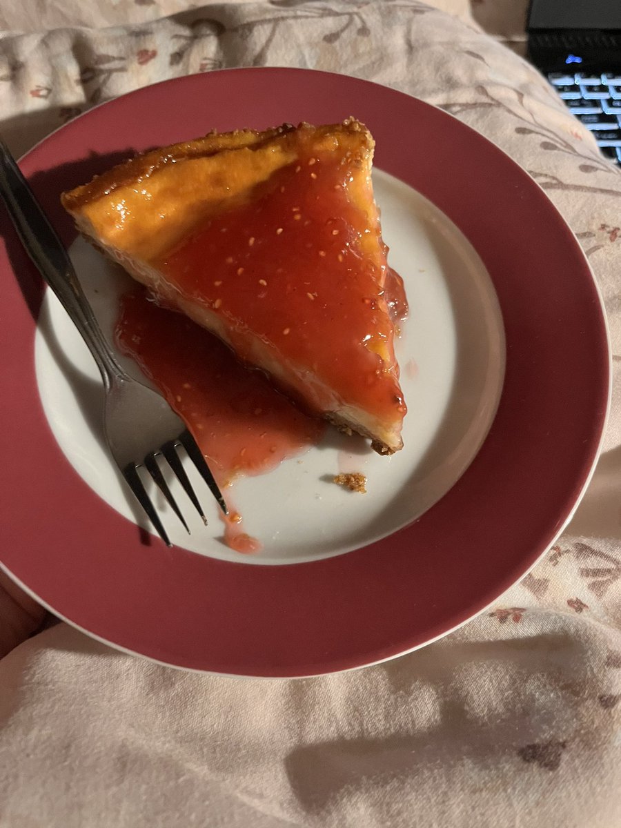 Laktoz bana dokunuyor diye koyacağı kremaya kadar kendi yapmış, yediğim en güzel tatlı değil de nedir bu