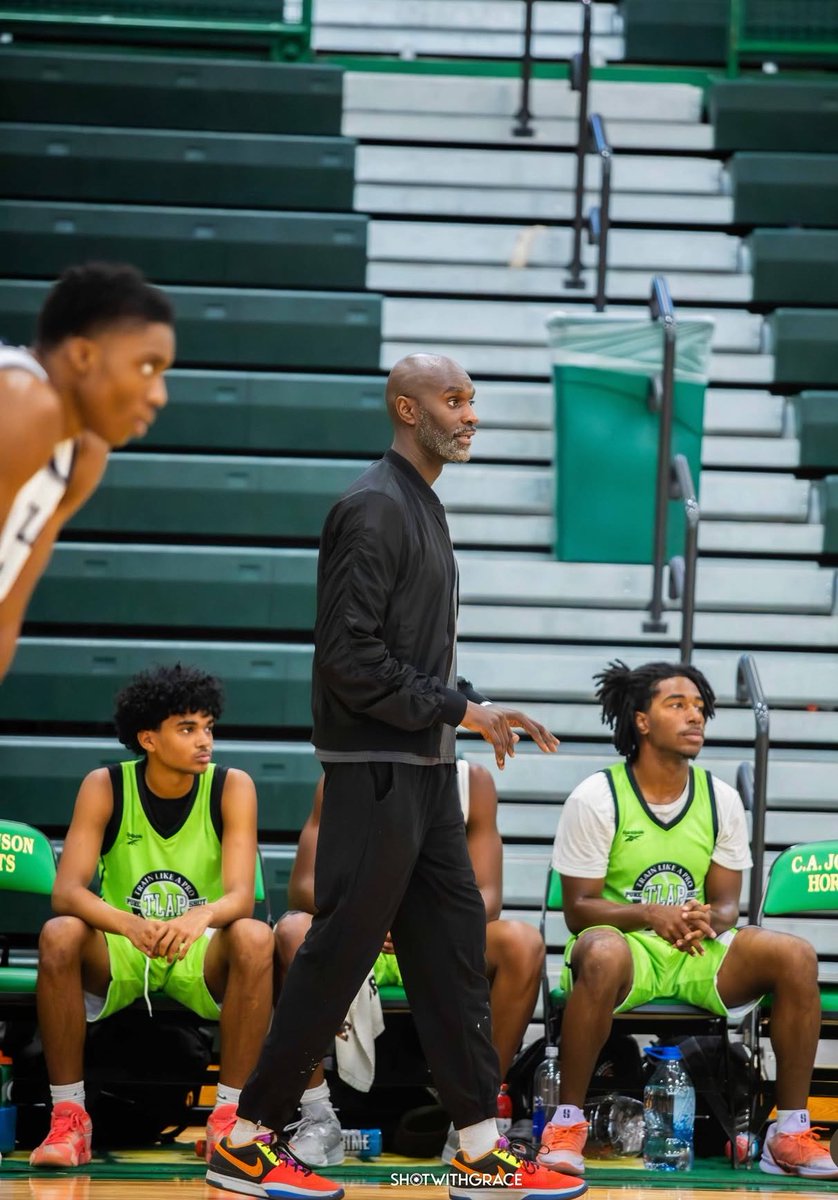 BIG SH🏀TS tweet media