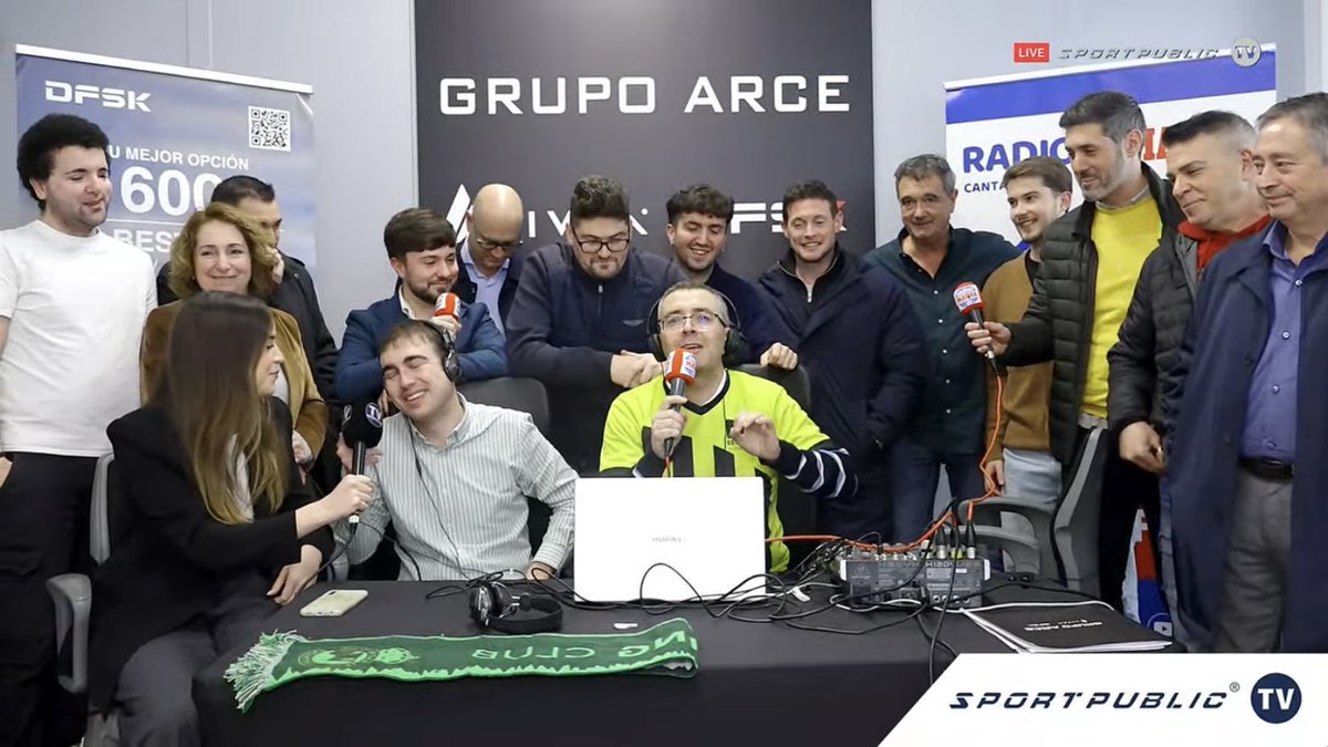 🎅🏼 Especial Navidad en <a href="/RMCantabria/">Radio MARCA Cantabria</a> desde Grupo Arce Tecnoauto. Como siempre, sonando en la 94.2 FM y en @SportPublicTV. ¡Buen rato, buena radio y mejor compañía!