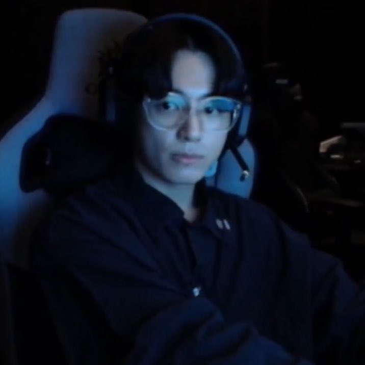 Wicked_toria's tweet photo. Where omega streamer Jm is not careful enough with protecting his personal information. One of his viewers takes advantage of it.

(⚠️read the tags)

https://t.co/vBKkZtdqlB https://t.co/VES5U2rv1D