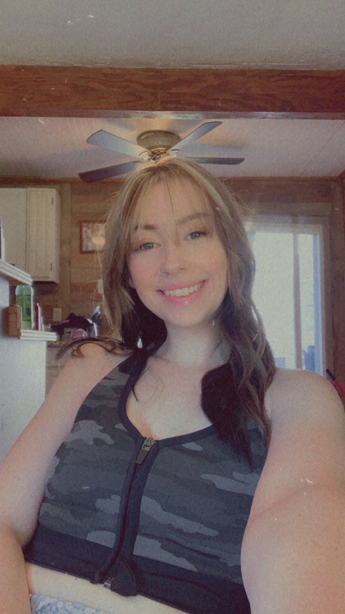 BCookie2002's tweet photo. Dm if interested in 5-10$ pics/vids!!😘 https://t.co/EmSVKx2tFz
