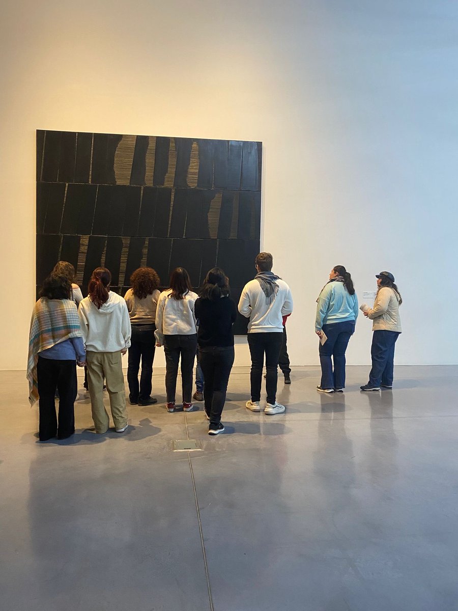 Nuestros estudiantes de Turismo vuelven a sorprender en el centro de Málaga. Esta vez, rescatando las historias de mujeres ilustres que marcaron nuestra ciudad y finalizando con una visita inspiradora al Centre Pompidou.

✨ Turismo con conciencia y cultura. ✨

#Málaga #Turismo