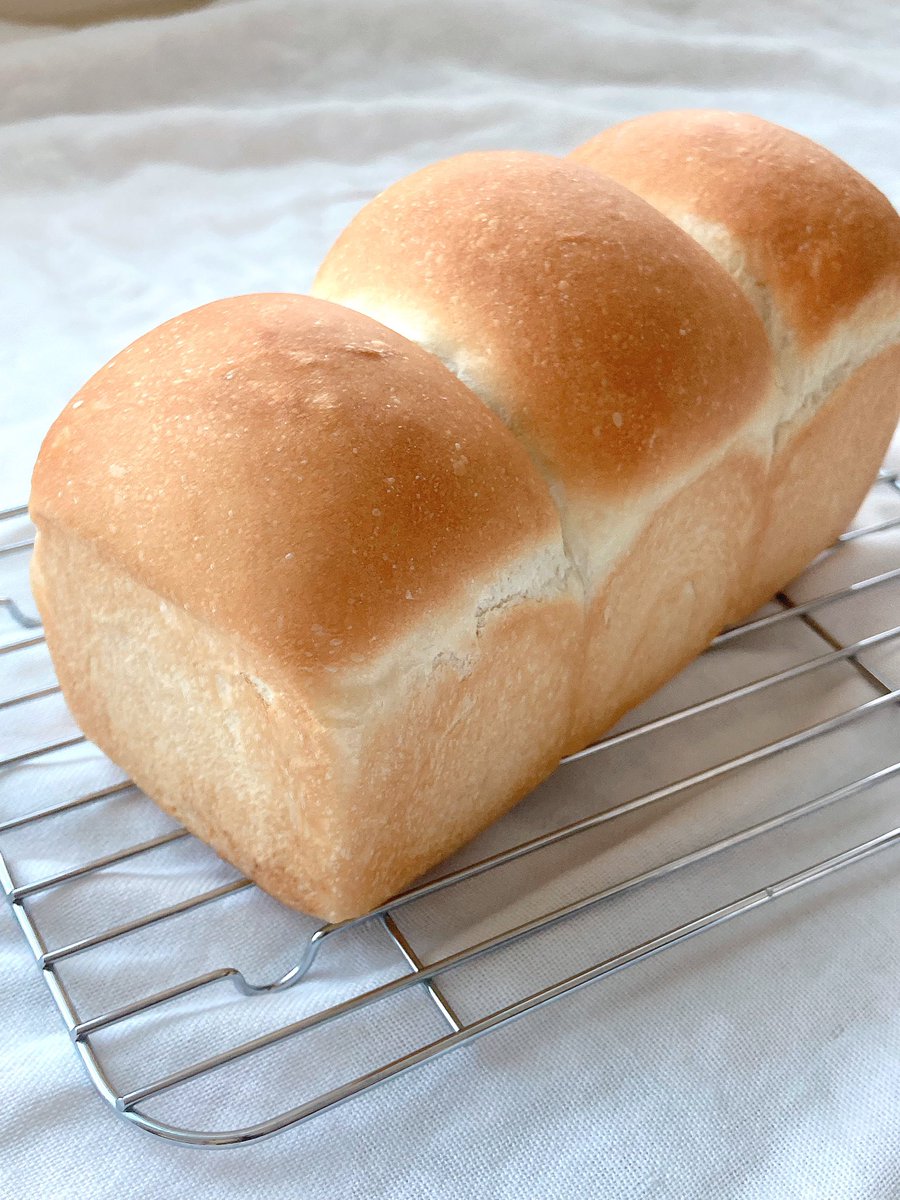 moca308's tweet image. いつもの食パン！
変わらぬ食パン！
#パン作り #食パン #whitebread