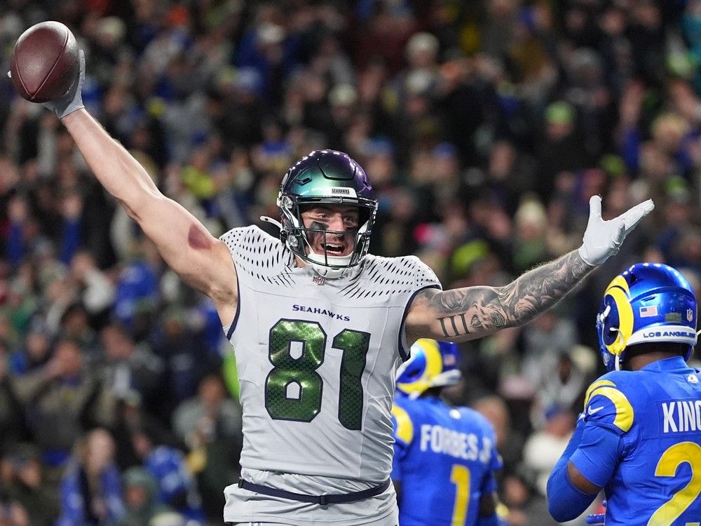 VancouverSun's tweet image. Bulls and Bears: Seahawks vs. Rams a big winner for NFL vancouversun.com/sports/footbal…