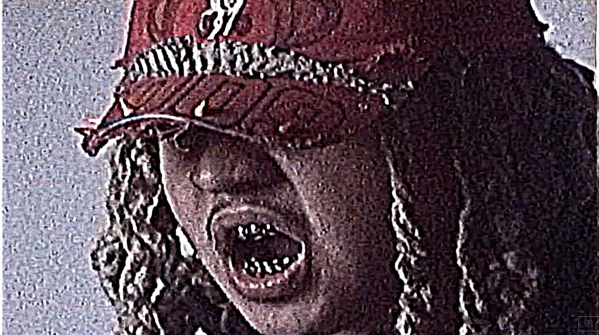 centraldessiiik's tweet image. DESSIIIK NO CLIPE DE ALTERADO DO MATUÊ FT. PHL . 

LEMBRANDO QUE ELE TAMBÉM APARECE NO CLIPE DE BACKSTAGE!!!