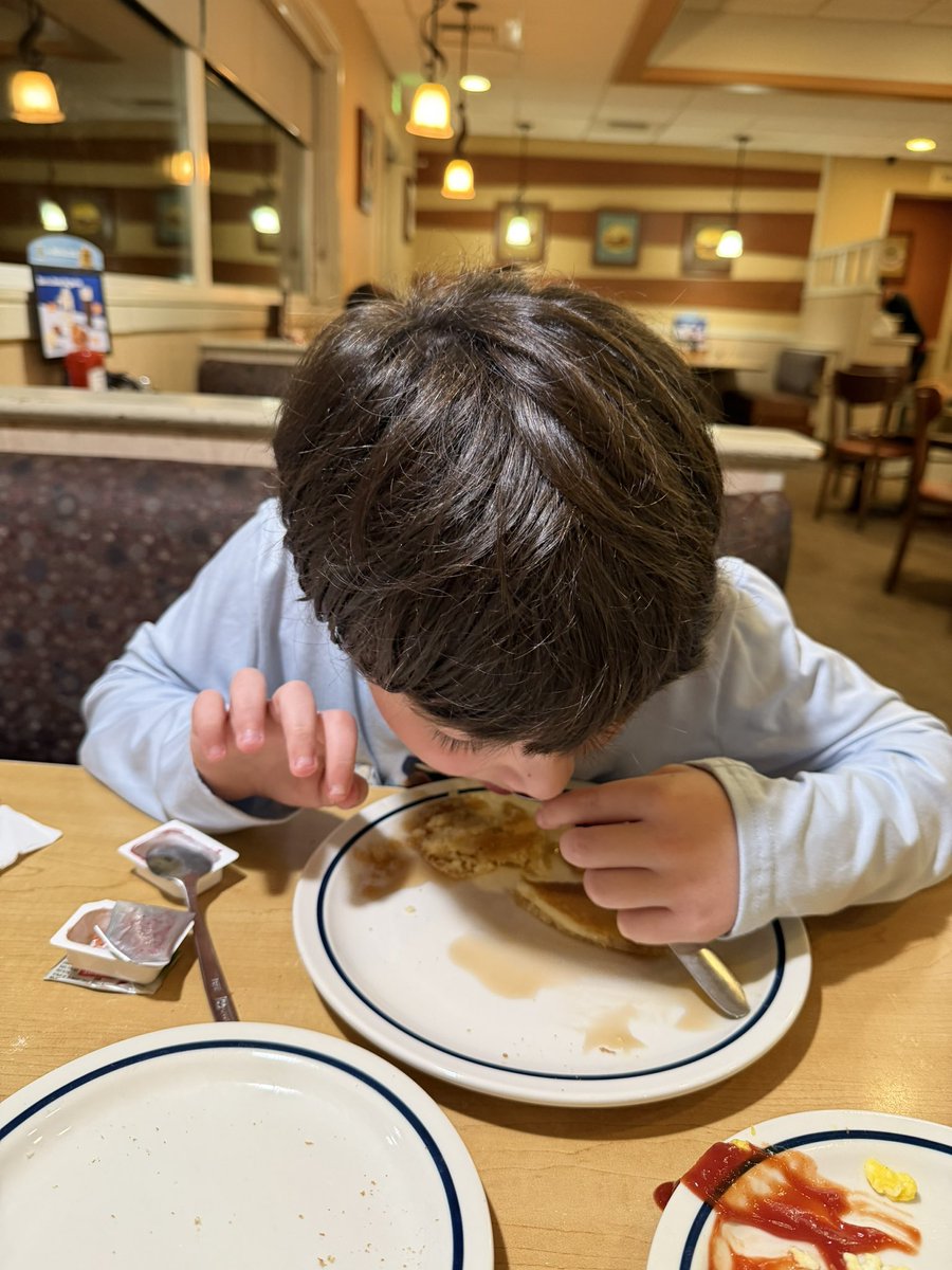MermelMadness's tweet photo. @fluffyguy took my son to the happiest place on earth! @IHOP https://t.co/FFifJuqyyU