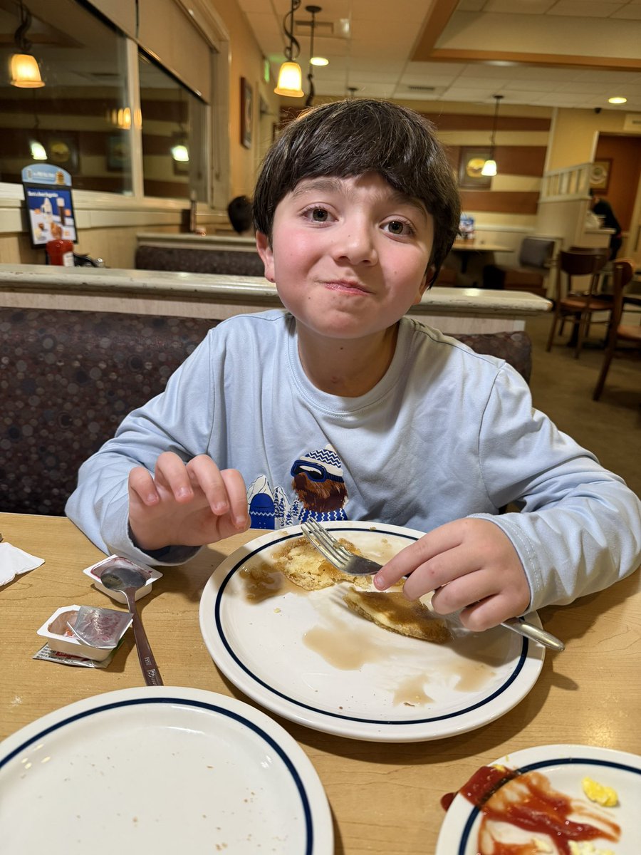 MermelMadness's tweet photo. @fluffyguy took my son to the happiest place on earth! @IHOP https://t.co/FFifJuqyyU