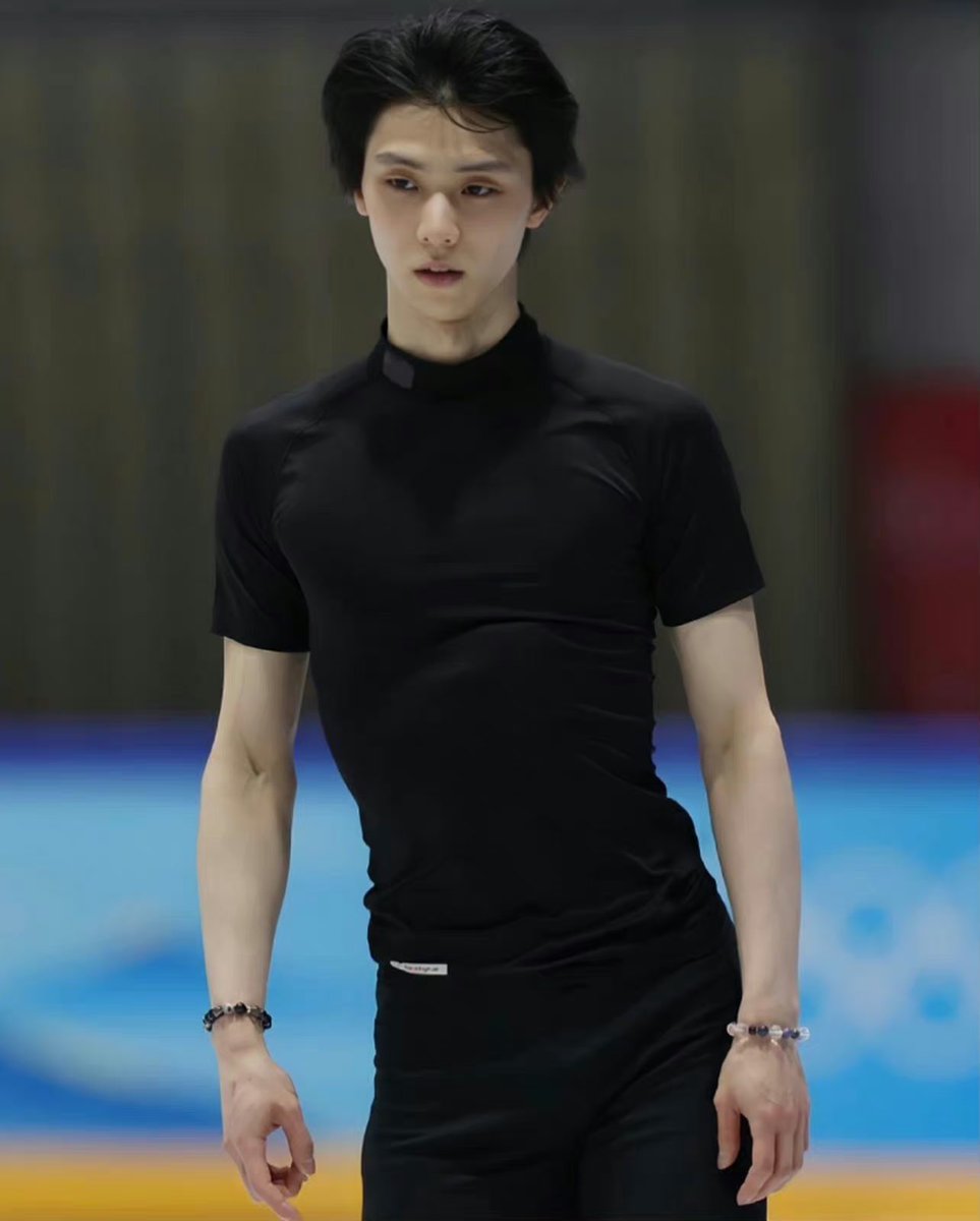 Ema_onlyyuzu's tweet photo. Random zuzu 🐱 of the day ✨

#YuzuruHanyu 
#羽生結弦 
#DailyZuzucat https://t.co/2hBiaPdoId