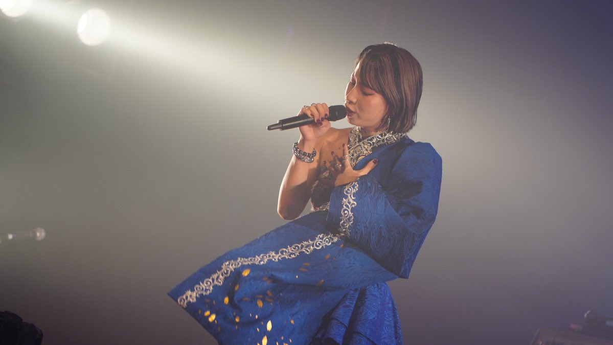 tanutanu55go's tweet image. 凪希さんの魅力の一つは、やはりアカペラ始まり。

ワンミスが命取りになるアカペラを堂々と歌う得意技

ブレスの音まで楽器

お立ち台でピンスポ当たって立つ姿は実際はそんなに身長高いわけでもないのに2mくらいに感じるオーラがある

#HAGANE
#凪希