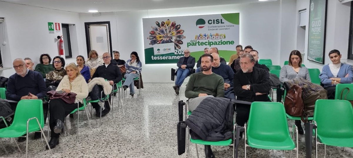 CislPuglia's tweet image. Consiglio Generale @SLP_Cisl #Puglia, la segretaria regionale #CislPuglia Valentina Donno: Offrite servizi alla collettività nello spirito di mettere la #persona al centro.
Far parte della #Cisl significa esserci, impegnarsi, crescere, costruire comunità e futuro.