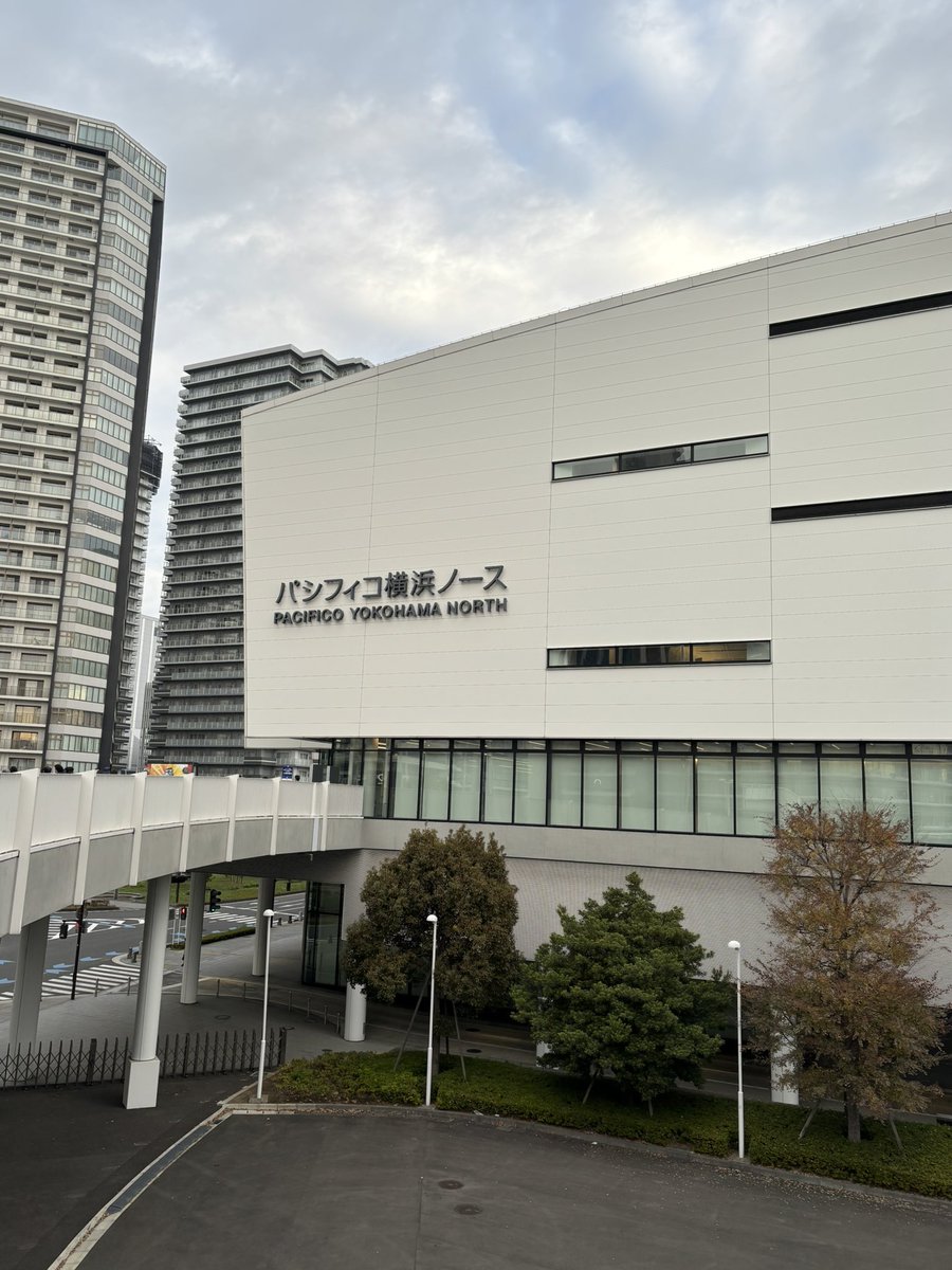 nosuke311's tweet image. やばい、今年の並び早い。
9時半会場なのに例年よりも後ろになってしまった。
#お城エキスポ