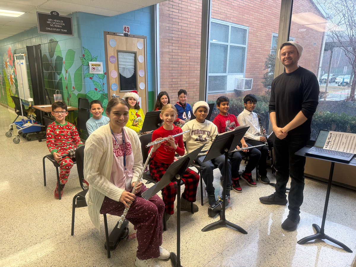 Thank you Mr. Sauer, Ms. Wright and the Asher students for coming in early and spreading some holiday cheer with music 🎶 ❤️<a href="/MTPSNJ/">Marlboro Twp Schools</a> #asherpride