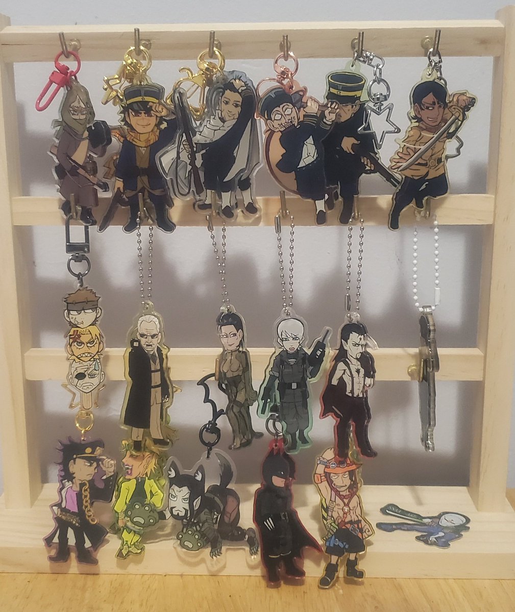 sinistersharkk's tweet image. Since it's almost Christmas as well, I might just give anybody these keychains out for 11-13 USD