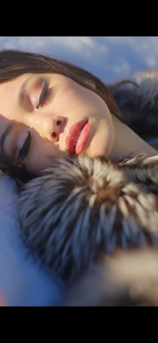 zeljia's tweet photo. I came to earth with a fur coat and a dream✨ shot by @canhsolo https://t.co/ik3VMrmkAF