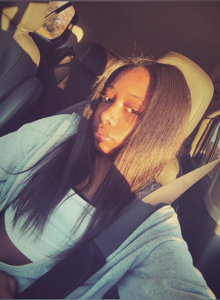 notlashelle🎀 tweet media