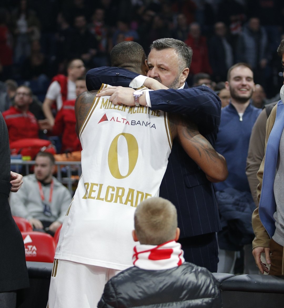 G8kR7vBWsAAGD-k?format=jpg&name=medium