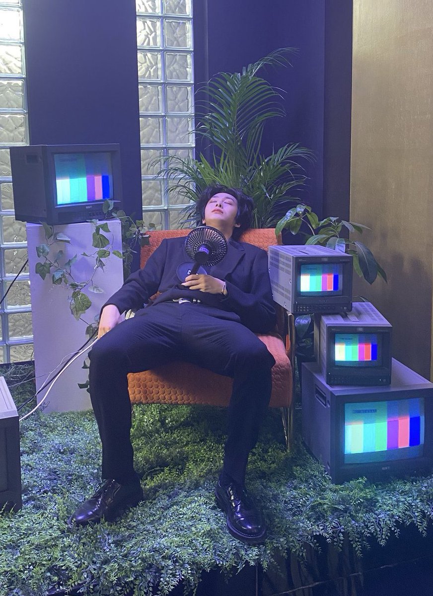 창교니 형언이의 이런사진 되게 좋아하는 거 같음… 쾌남의 어떠한 것과… 느끼함과…… 어떤…. 어떤…