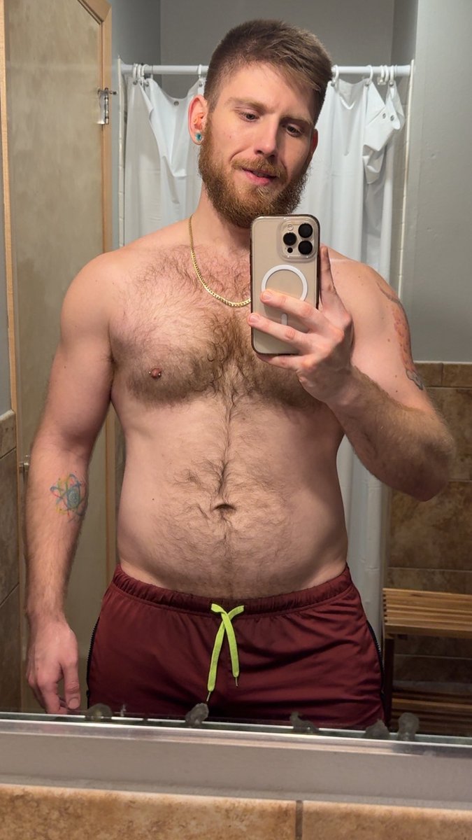 TopCuddlr's tweet image. Got my nips pierced