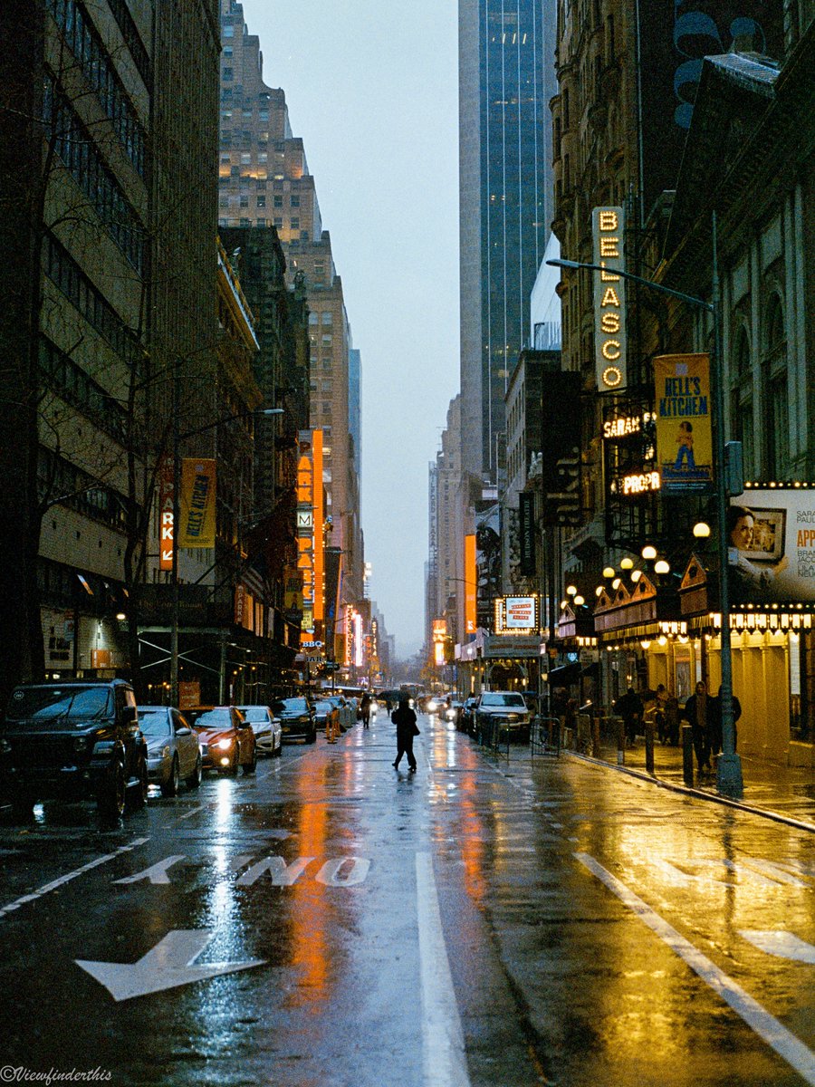 viewfinderthis's tweet image. NYC on 35mm Film