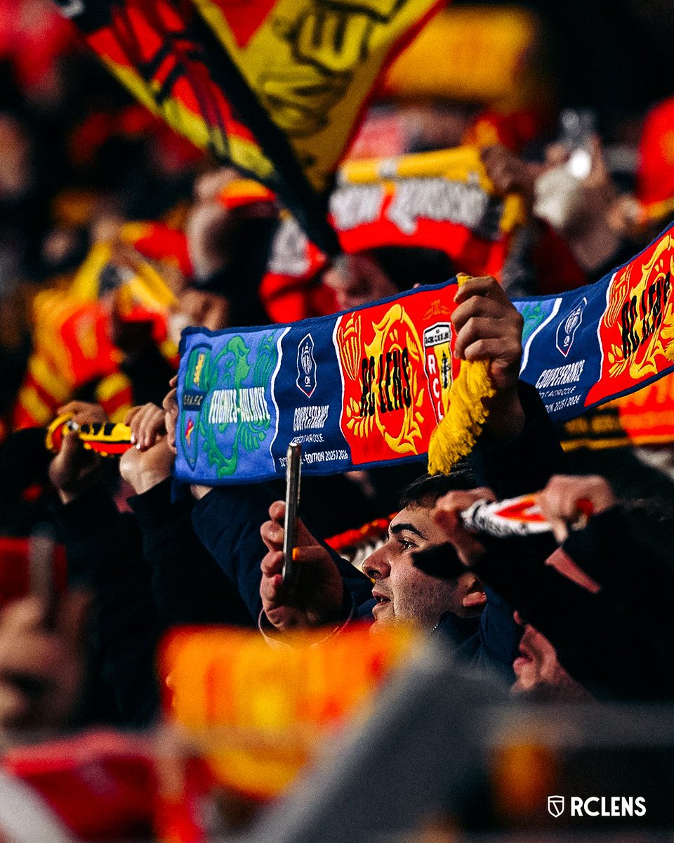 RCLens's tweet photo. Peu importe la 𝒄𝒐𝒎𝒑𝒆́𝒕𝒊𝒕𝒊𝒐𝒏, toujours la même 𝒑𝒂𝒔𝒔𝒊𝒐𝒏 ❤️💛
𝟑𝟕 𝟐𝟏𝟒 supporters étaient présents à Bollaert-Delelis pour #RCLEFAFC.
#FiersDEtreLensois https://t.co/6CcCgbLFcH
