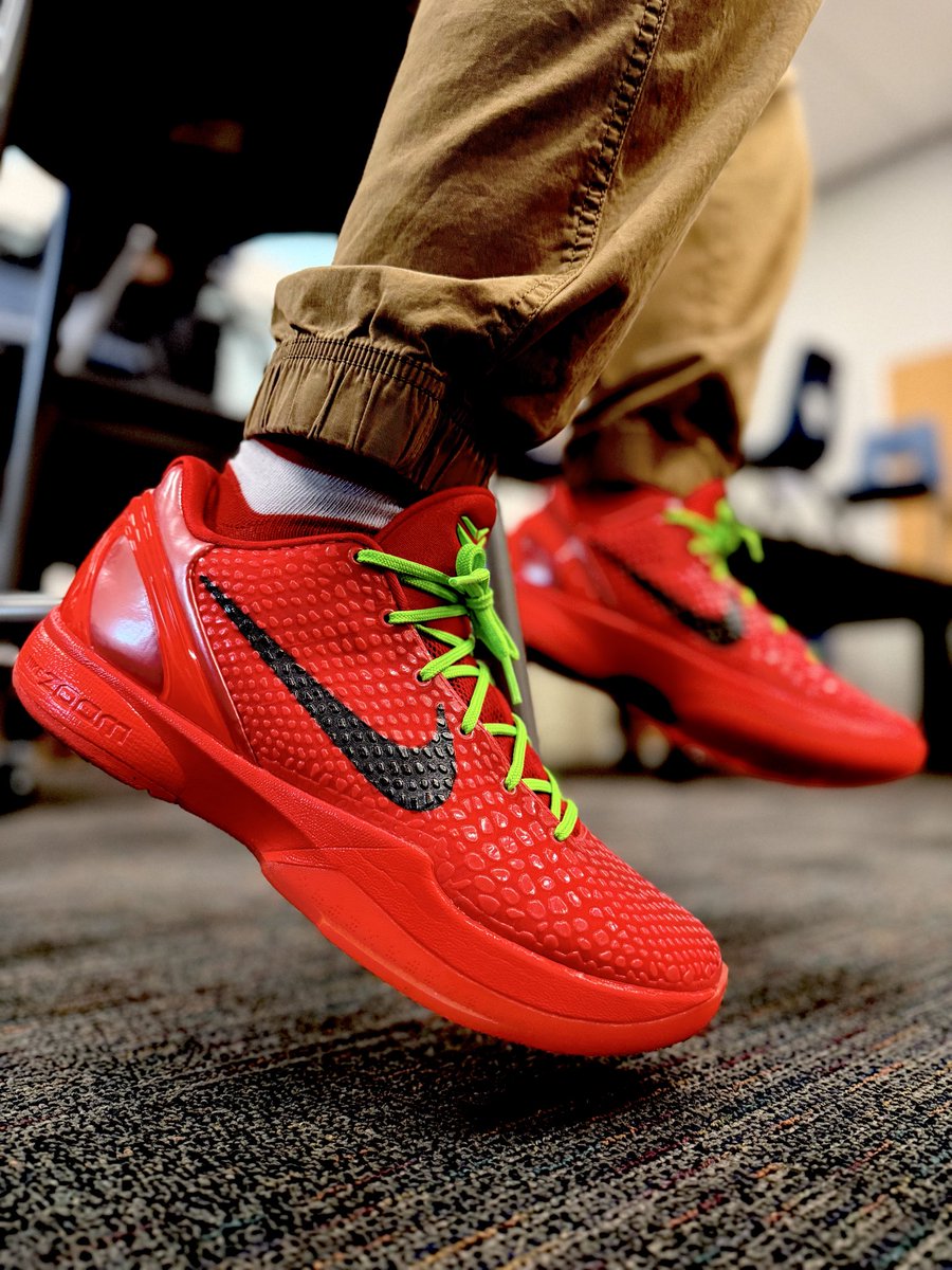 MrGilito24's tweet photo. Haven’t done one of these in a minute, but it’s #FireFridays. No better way to close out the semester than UNDSing the Reverse Grinches. I wish everyone Happy Holidays!
#TeacherWithKicks #SNKRs #Nike #Kobe #KOTD #WearYourKicks #FireFriday #TeachersWhoSneaker #ReverseGrinch https://t.co/ZEA5pSuEoQ