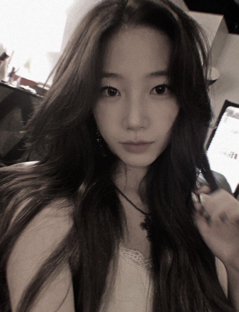 ofMenik's tweet image. ⠀  ⠀

Akhir pekan adalah jadwalku kembali muncul ke permukaan. Selamat pagi!

⠀