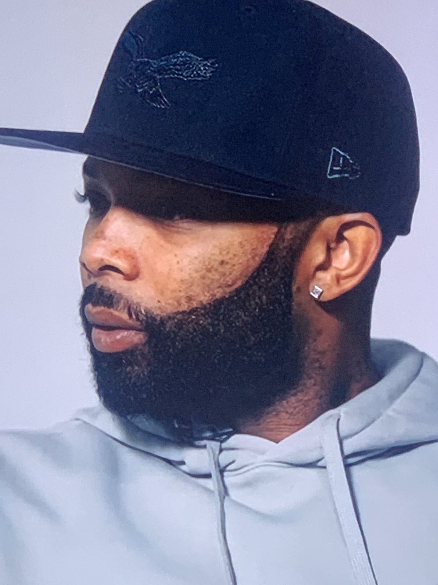 Eazy The Block Captain got a lace front beard?, image size:900x1200