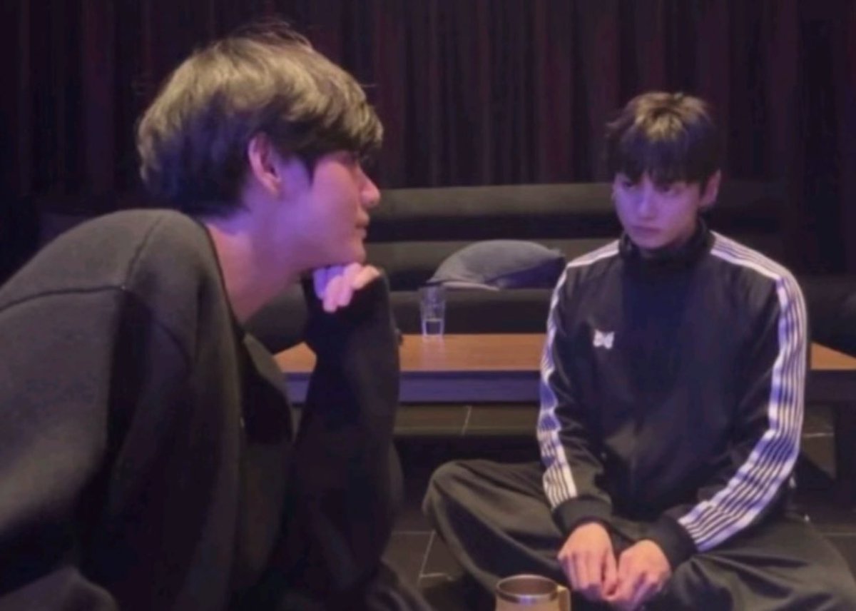 jungkovtae's tweet image. !!!!