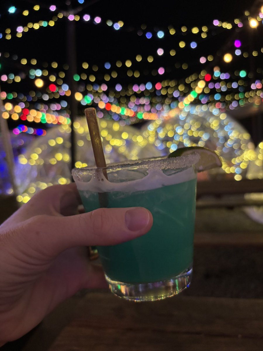 MitchRobey's tweet photo. Bar #12 - The Rift 🎄🎁

The final bar on my 12 Bars of Christmas list featuring a Coconut Rum Blue Raspberry Cocktail (Nice) and a Chocolate Egg Nog Raspberry Martini (Naughty) 

Drinks - 8/10
Atmosphere - 7/10
Christmas Decor - 10/10 https://t.co/fKF1kXAlsQ