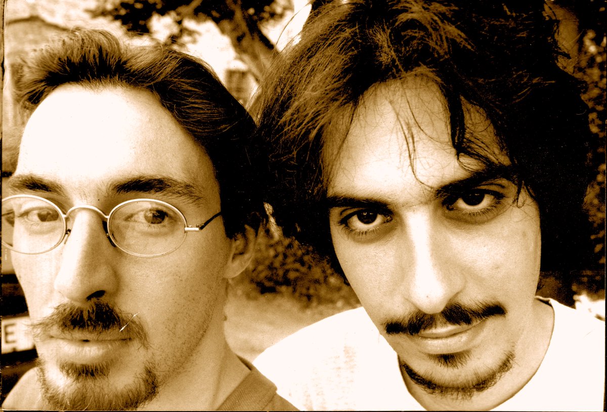 Ho un anno di più. 
Purtroppo senza l'amico di una vita, Pier. 
Ma come cantava Gianfranco Manfredi, “Forse sono un po’ svanito ma il domani non esiste e quest’oggi io non voglio essere triste”. 
Come son sicuro avrebbe voluto anche Pier.