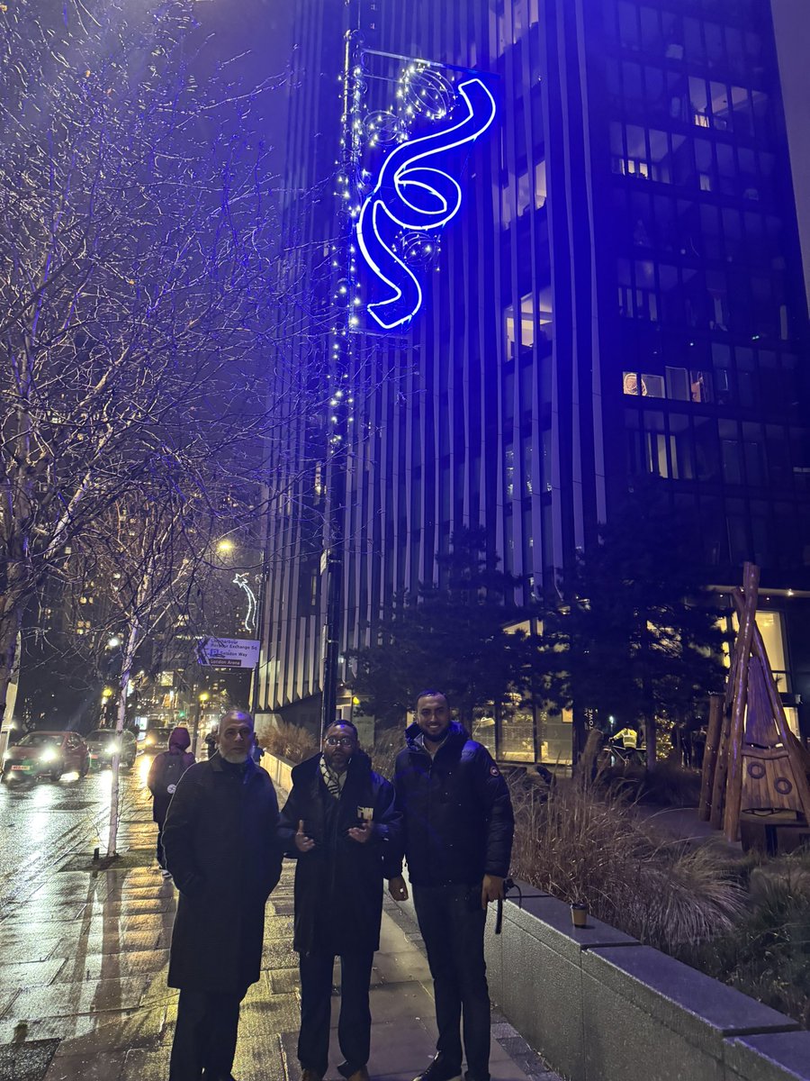 MaiumMiah's tweet photo. Delighted to join our community at the Isle of Dogs Christmas Light Switch-On.
The Marshwall lights looked absolutely beautiful as we turned the switch with councillors and local church representatives, celebrating the season together.
#TowerHamletsNow #IsleOfDogs https://t.co/B7CdcmpNyO