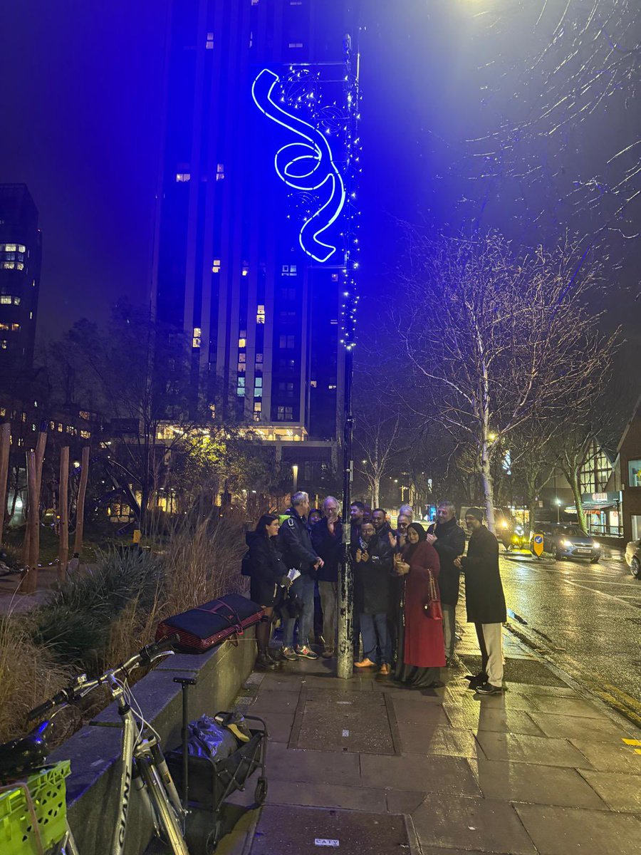 MaiumMiah's tweet photo. Delighted to join our community at the Isle of Dogs Christmas Light Switch-On.
The Marshwall lights looked absolutely beautiful as we turned the switch with councillors and local church representatives, celebrating the season together.
#TowerHamletsNow #IsleOfDogs https://t.co/B7CdcmpNyO