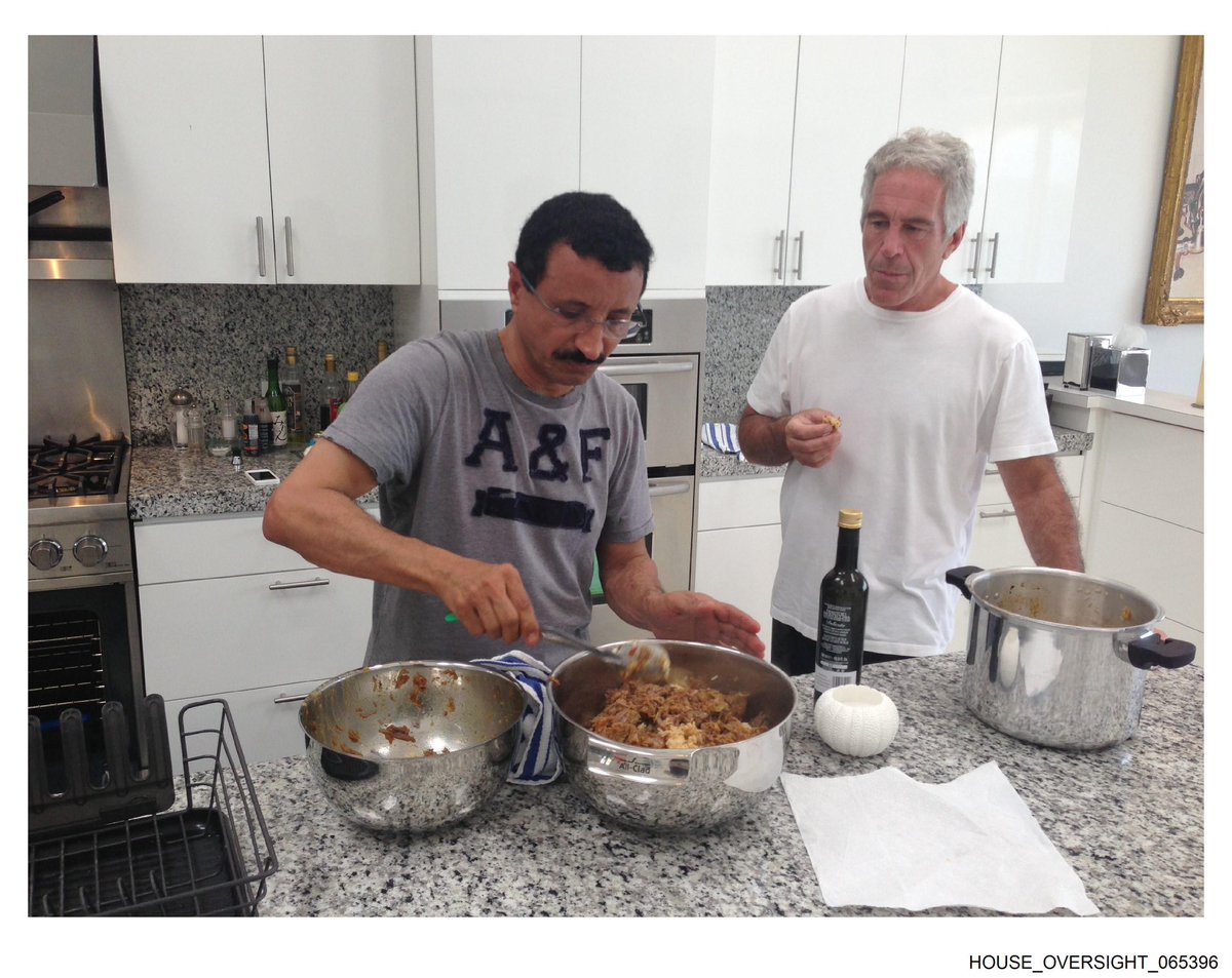 AndebrhanHintsa's tweet photo. Updated:+ #DP_World CEO Ahmed bin Sulayem of #UAE in the storyline of #Jeffrey_Epstein #files
For detail read 👇 https://t.co/0NY4fwlLXQ https://t.co/HQknJORvkK