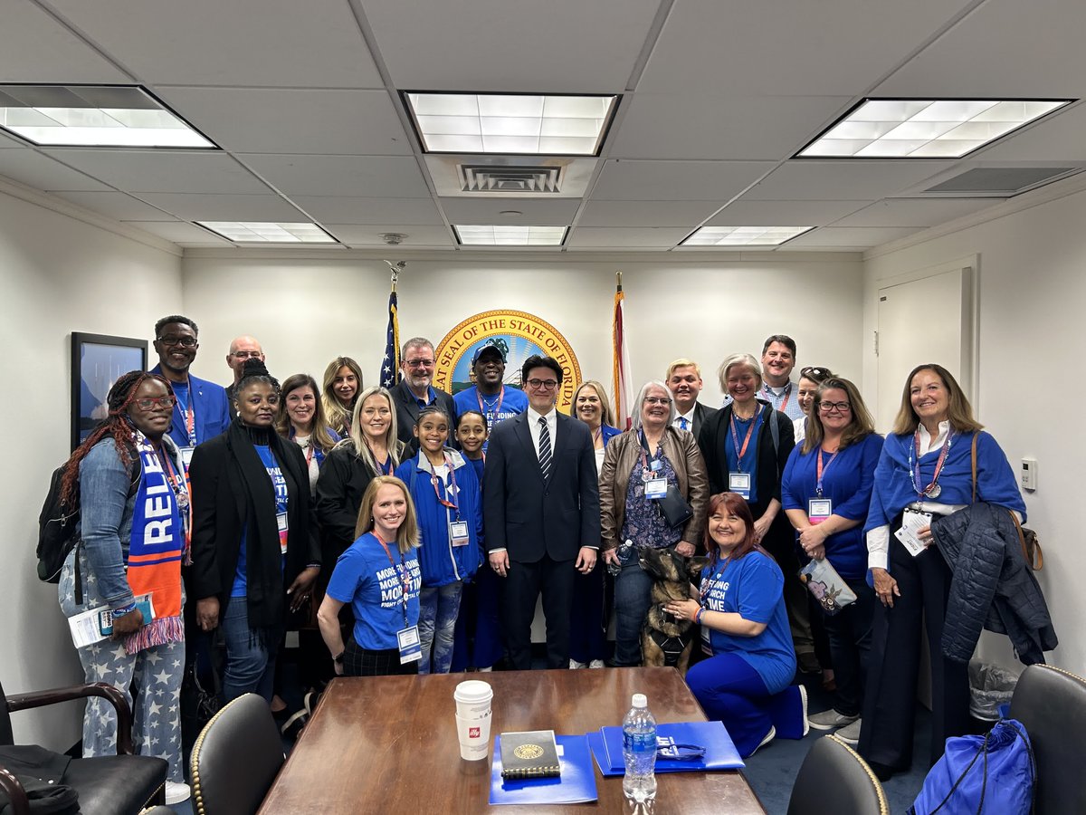 FightCRC's tweet image. Our early bird pricing ends soon—don't wait! Call-on Congress is your first step into #colorectalcancer advocacy. Join us March 1–3 to learn the tools, find support, and be a voice for change. 

📢 Register today: fightcrc.org/callon26