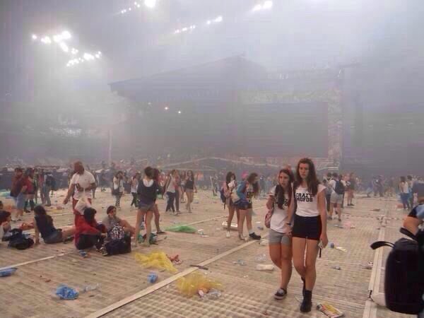 Crismtz_ahft's tweet photo. Asi se veía concierto de 1D al terminar, Yo merecía vivir esa experiencia 😭 https://t.co/9aTIktiKlx