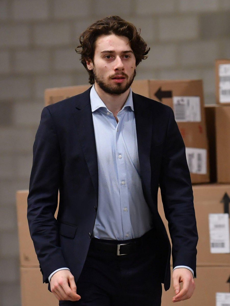 daisiesbabyy's tweet image. yes