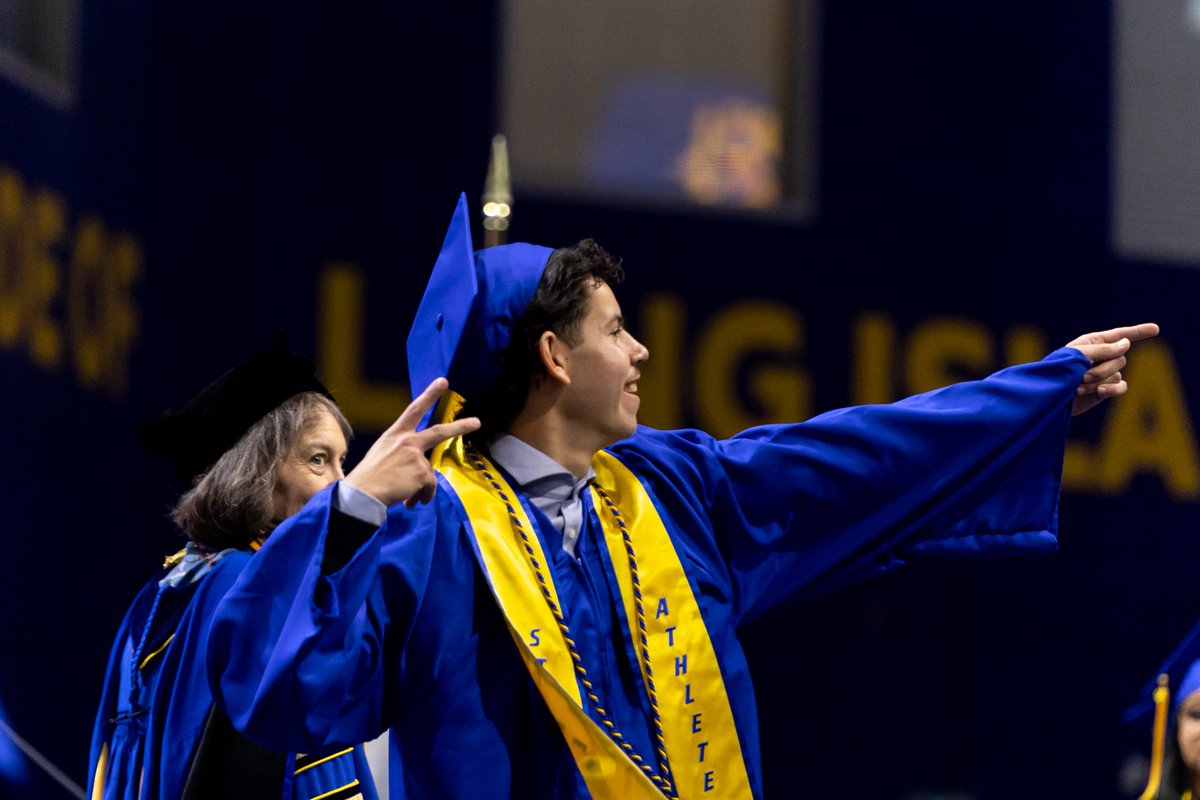 HofstraPride's tweet photo. Congratulations, Class of 2025βοΈ
We are so proud of our student-athletes and staff who celebrated their commencement today! ππ¦π
πΈ - https://t.co/SAGAcChePS
#PrideOfLI #HofGrad https://t.co/NeLuxFhFjq