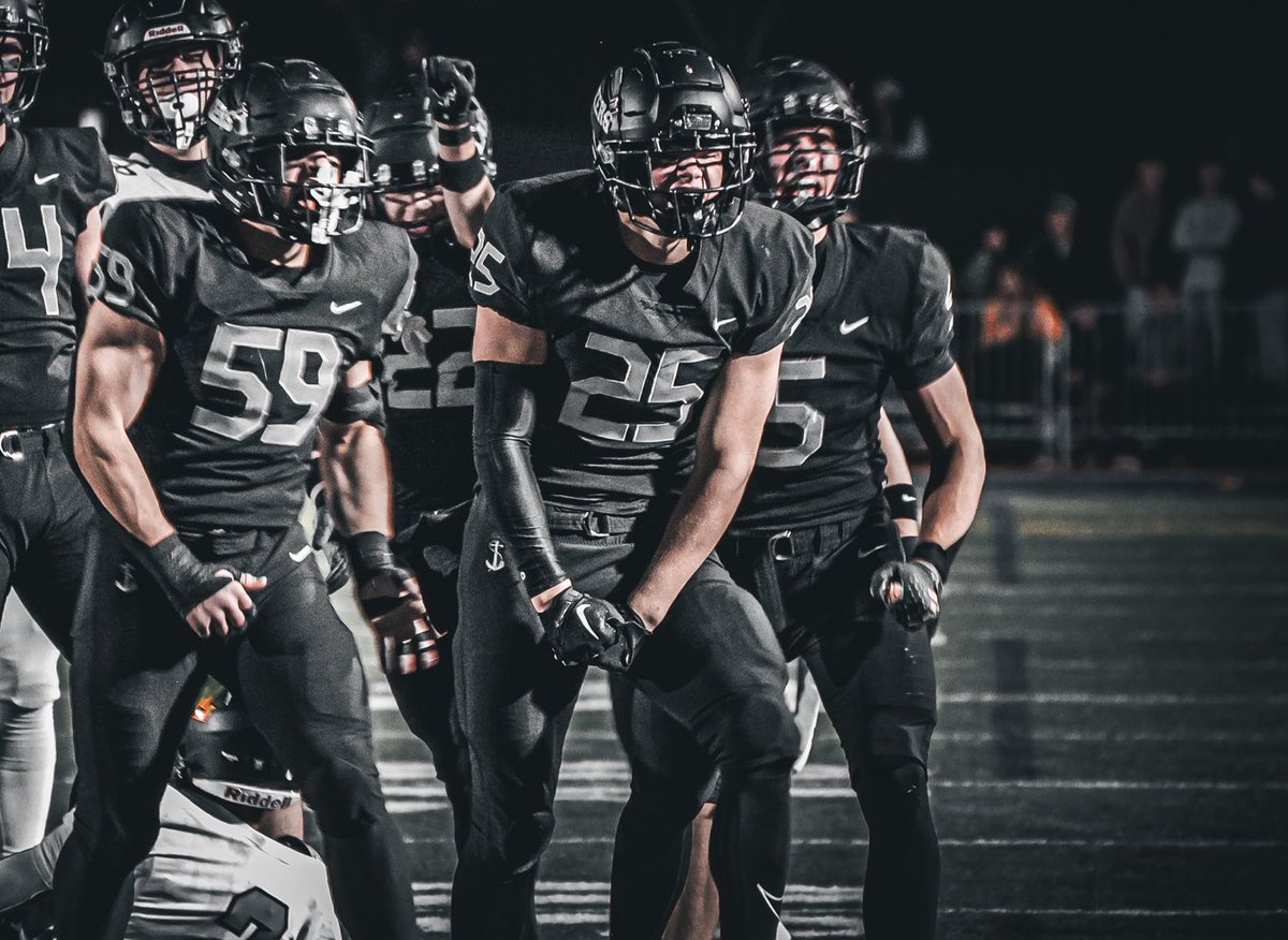 CashWilks3's tweet photo. Blessed to be named a First Team All State linebacker!!! (only first team Junior LB)  
@AndrewNemec @JordanJ_ @LOLakersFB @flyguyhuey5 @CoachDreHughes @wilks_joel https://t.co/NvBD2VLR9z