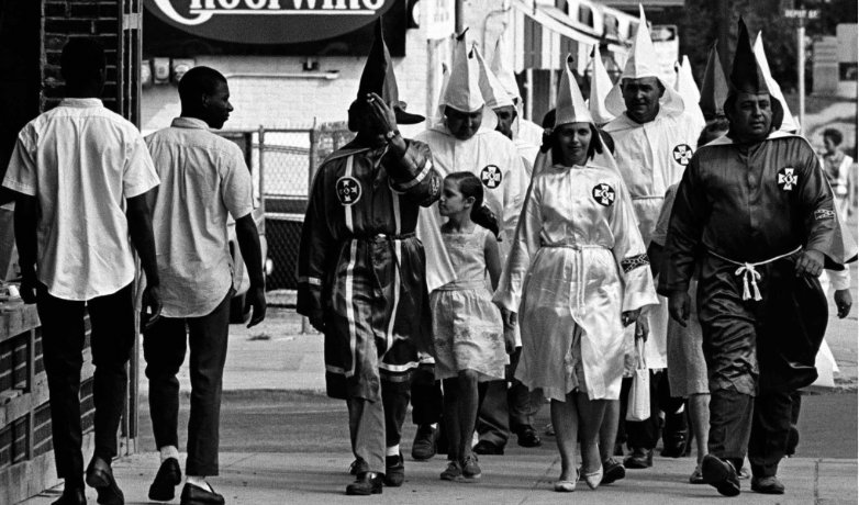 neveragainlive1's tweet image. Would the Toronto Police allow KKK supporters to gather in a Black Community?  Why does Toronto police allow Hamas supporters in the Jewish community.