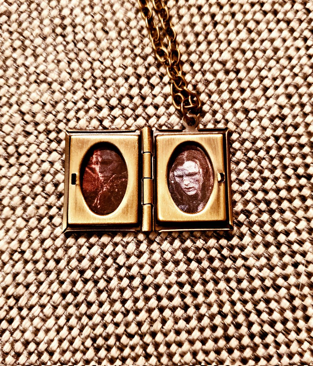 are you guys ready to see the teenest tiniest creature in the whole world