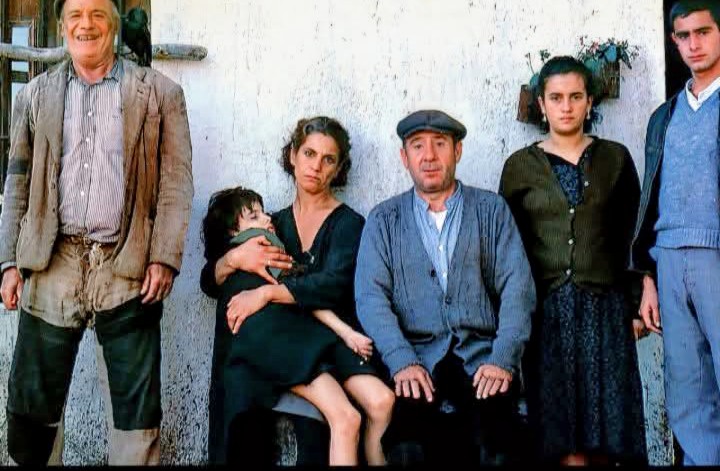 🔵 Él domingo en Extremadura, se vota para no volver a los tiempos de ésta foto.