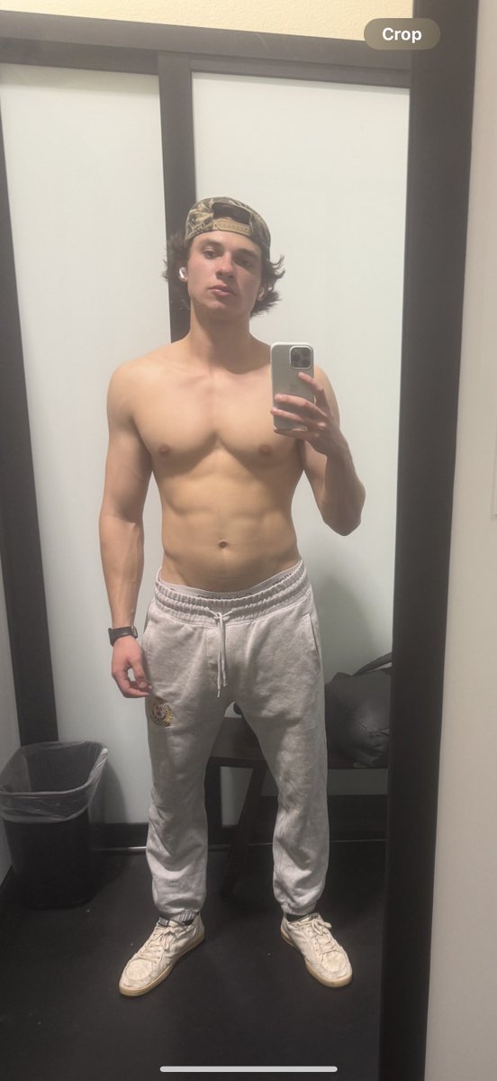 itscjclark69's tweet photo. Not flexing. Completely relaxed. This is what I look like right now

Is this good or bad? https://t.co/wcJnIa78wT