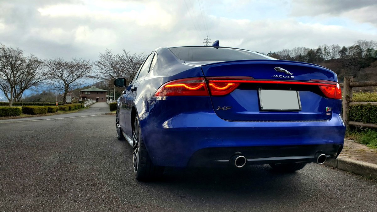 ril_pso2_ship7's tweet image. #純正を崩さない仕様 
#JAGUAR  #XF
純正夏ホイ(20inch)とBORBET冬ホイ(18inch)
弄ったと言うよりは崩さないよう、ある程度純正戻ししただけですがね…

一文字テールは気に入ってるので、オープニング演出無くしたいです😇