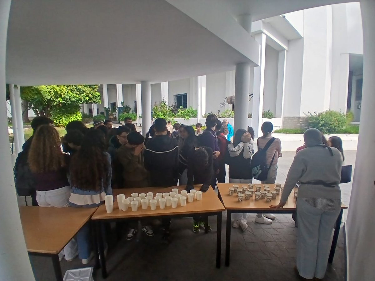 Para finalizar el trimestre, el IE Severo Ochoa, en colaboración con el AMPTA, organizó una "chocolatada".