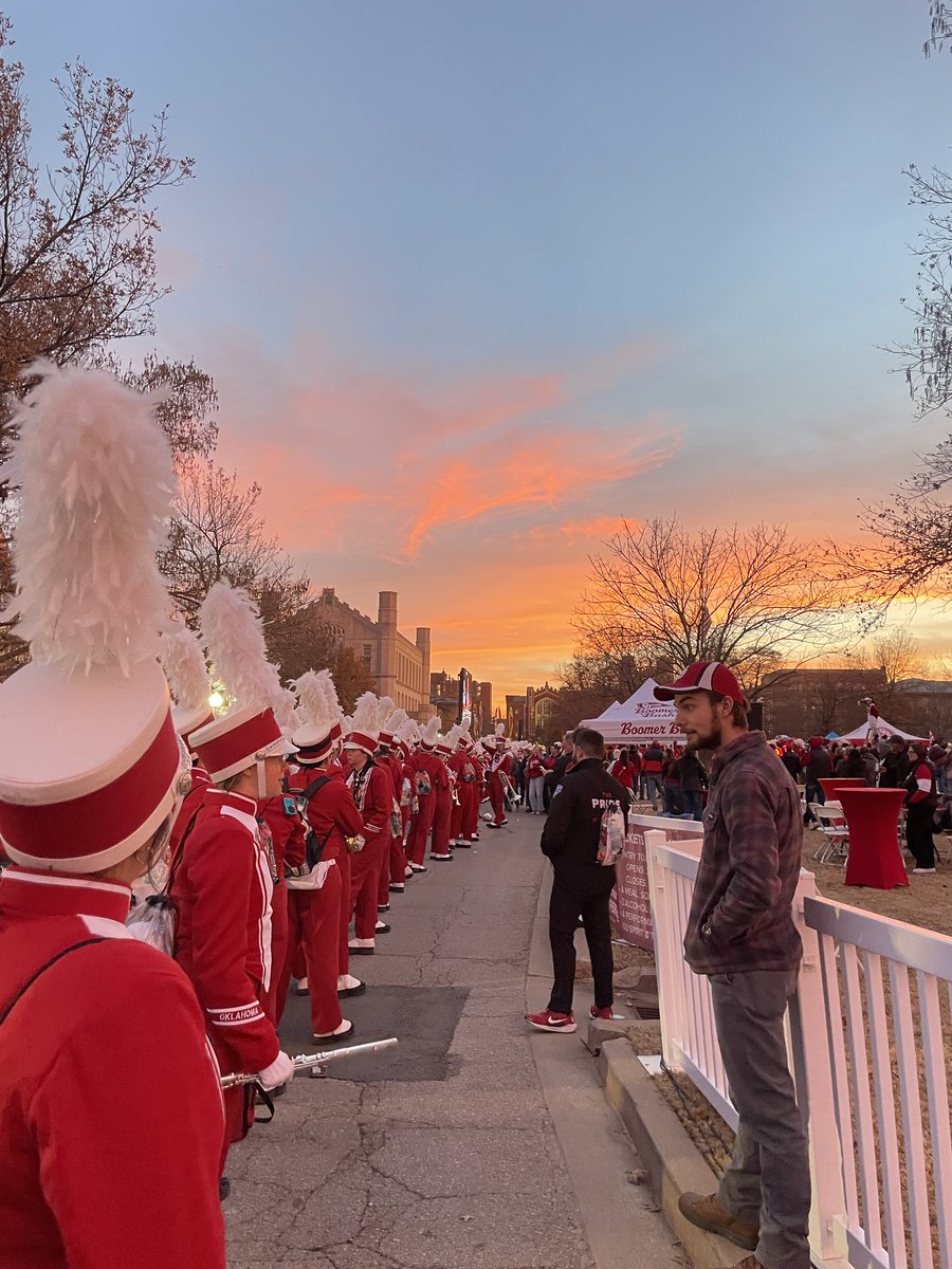 OU_ThePRIDE's tweet image. ‘Neath the most perfect western sky for the most perfect night!