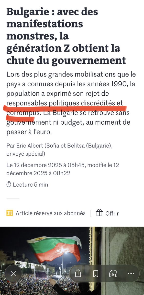 g_caprotti's tweet photo. L’11 dicembre il governo della #Bulgaria 🇧🇬 si è dimesso dopo manifestazioni contro “la corruzione”. I due politici più potenti, #Peevski e #Borissiv sono soprannominati “il porco”🐷 e “la zucca”🎃. Il paese entra nella #Ue 🇪🇺il primo gennaio 2026 e rischia l’#orbanizzazione : Borissov é molto ambiguo e tiene discorsi pro #Trump . L’esito delle ottave elezioni dal 2021 é incerto e il paese non ha un budget. Su queste basi che senso ha l’allargamento della Ue 🇪🇺 a Bulgaria 🇧🇬 ma anche alla #Serbia ? P. S. : il soprannome “zucca “sarebbe stato dato a Borissov dalla #mafia …@lemondefr