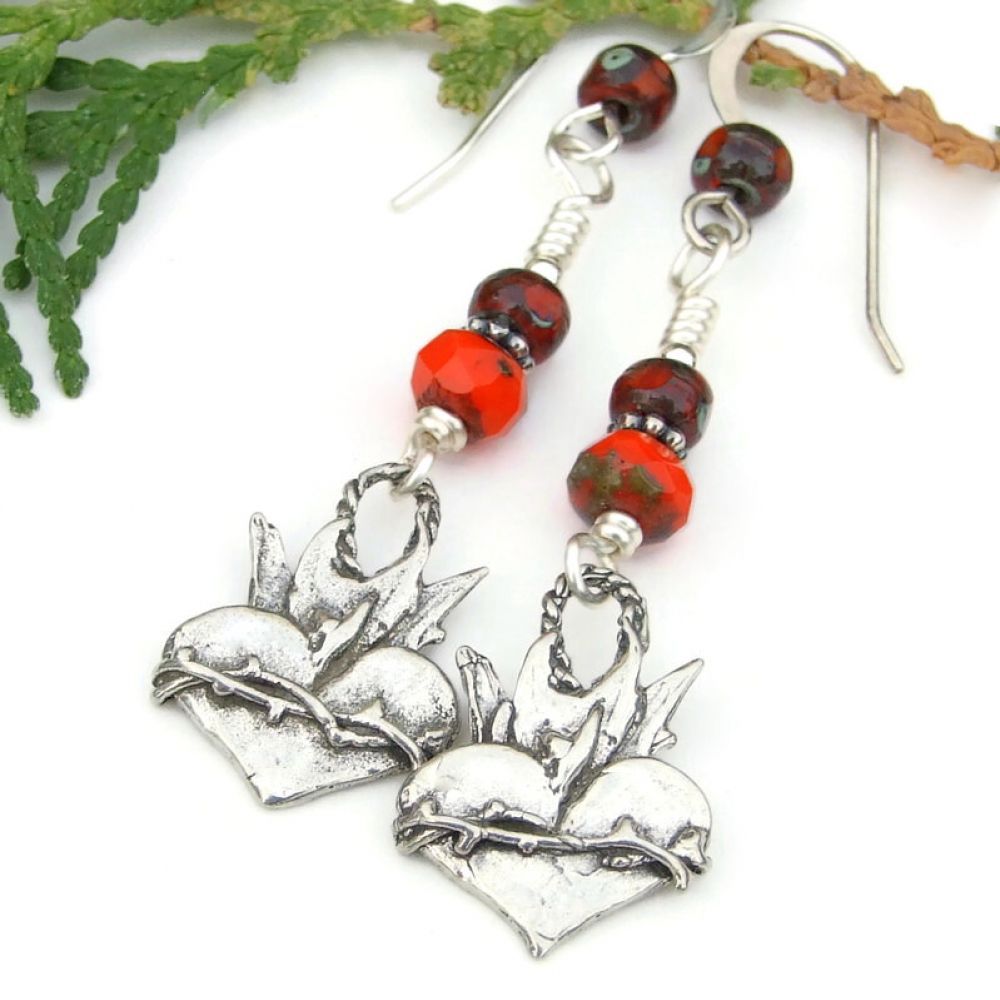 ShadowDogDesign's tweet image. Perfect for a woman of faith:  sterling silver crown of thorns on hearts  earrings w/ fiery orange Czech glass beads!  via @ShadowDogDesign #ChristmasGift #SDftt #MilagrosEarrings      bit.ly/MiraclesSD