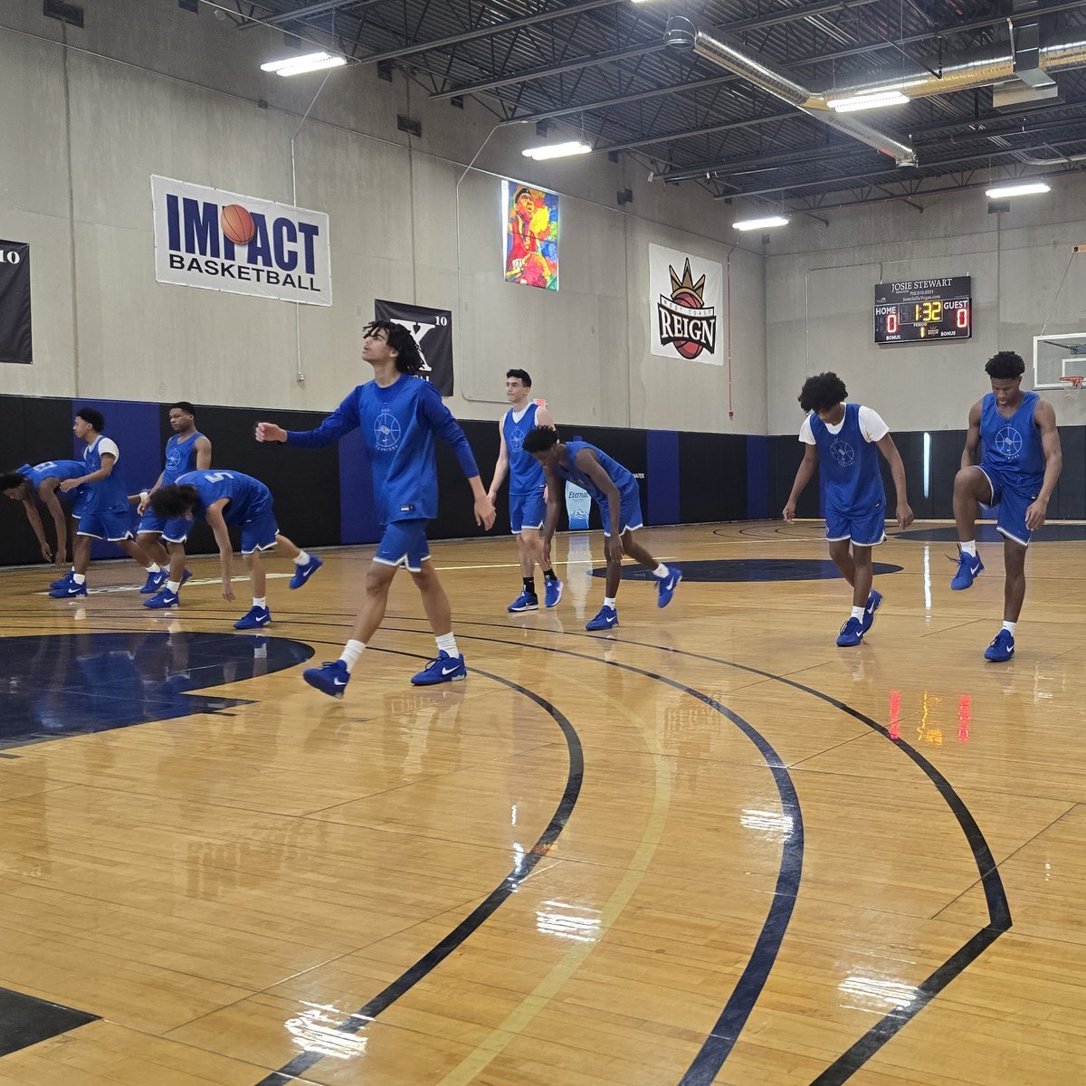 ocphoops's tweet image. Getting some midday work and instruction in before tonight's game.

Watch the Warriors in @TarkClassic at 7:30 pm (PT) vs. Foster (WA) HS.
