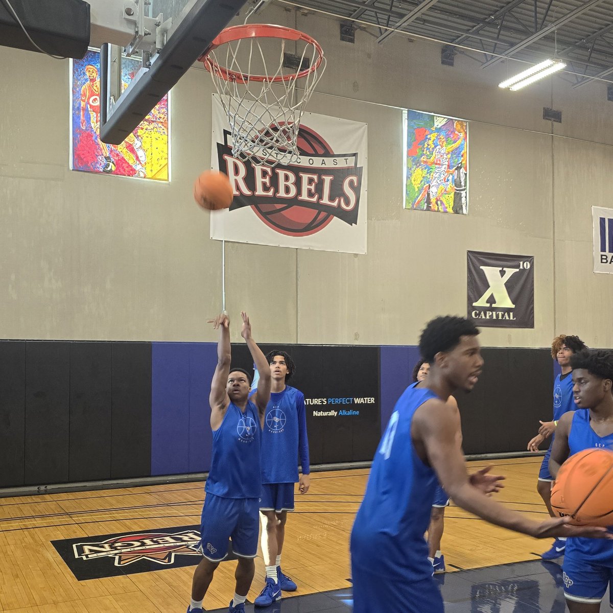 ocphoops's tweet image. Getting some midday work and instruction in before tonight's game.

Watch the Warriors in @TarkClassic at 7:30 pm (PT) vs. Foster (WA) HS.